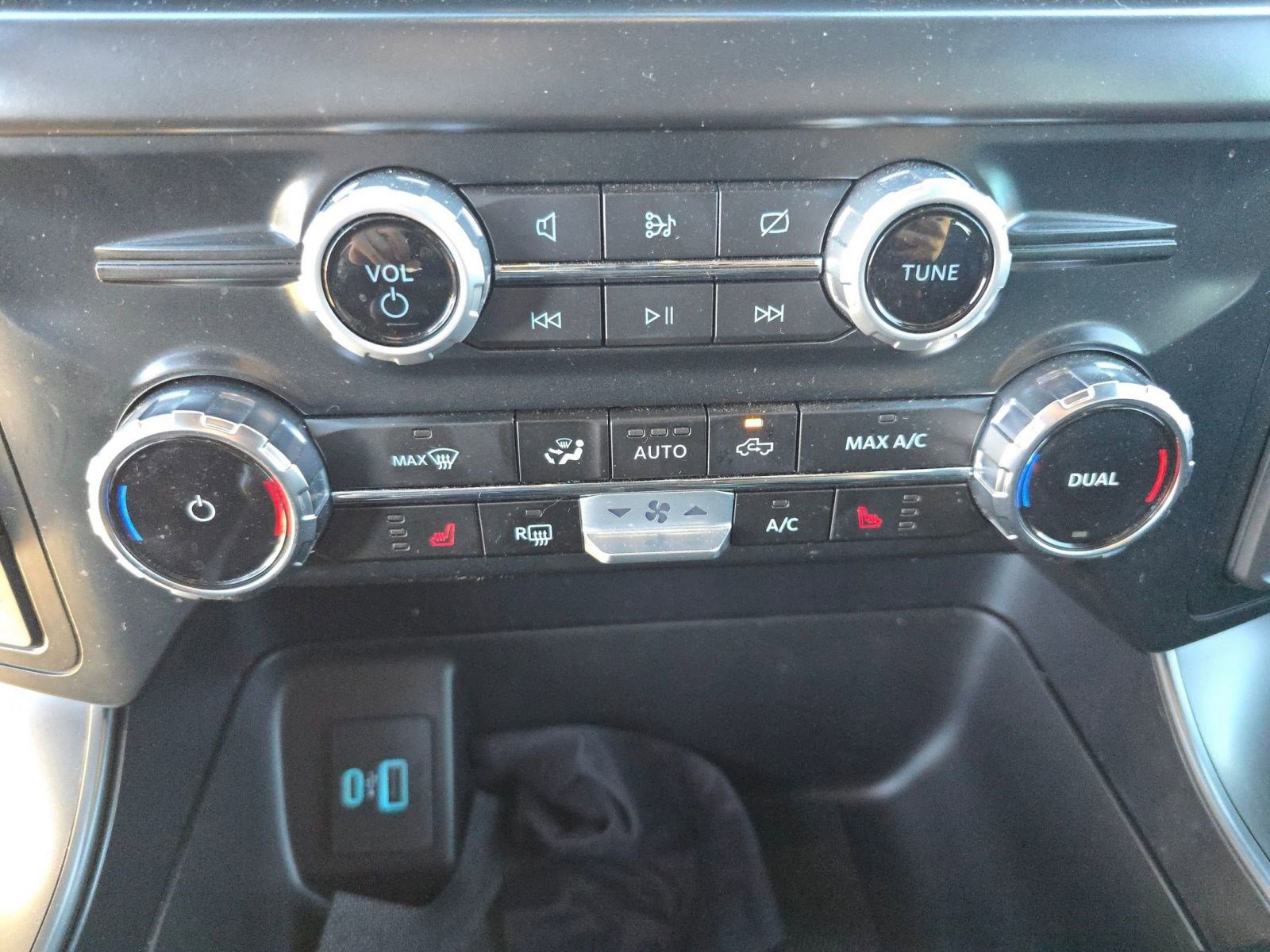 Certified 2024 Ford F150 XLT w/ Equipment Group 302A MID image 18