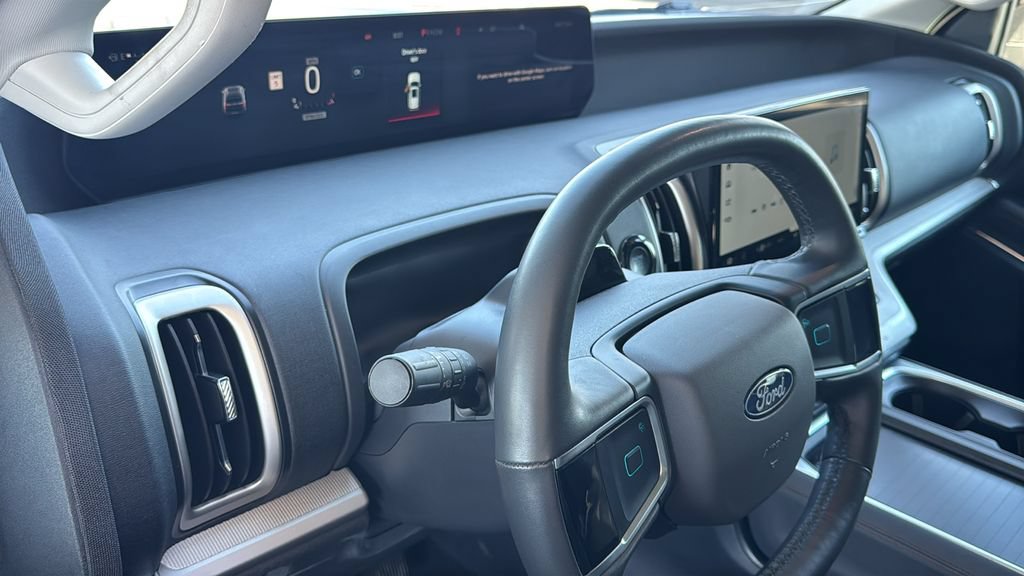 Certified 2025 Ford Expedition Active AWD/4WD image 21