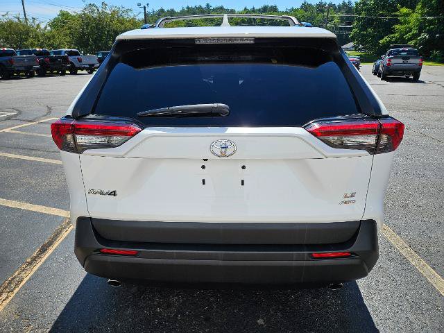 Used 2021 Toyota RAV4 LE w/ Carpet Mat Package (TMS) AWD/4WD image 6