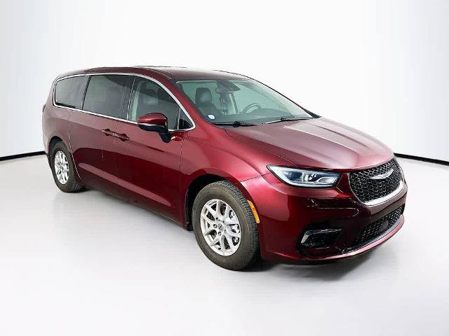 Used 2023 Chrysler Pacifica Touring-L FWD image 22