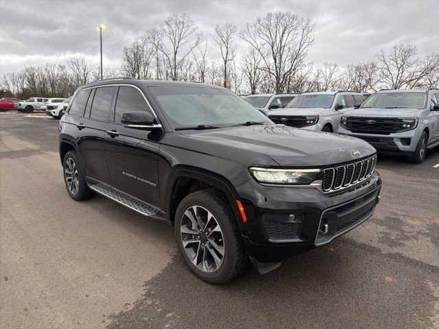 Used 2023 Jeep Grand Cherokee Overland image 4