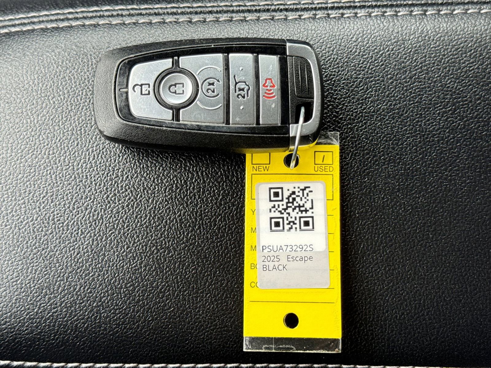 Certified 2025 Ford Escape Platinum image 34