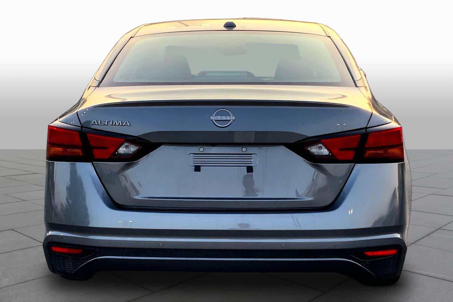 Used 2025 Nissan Altima 2.5 SV FWD image 5