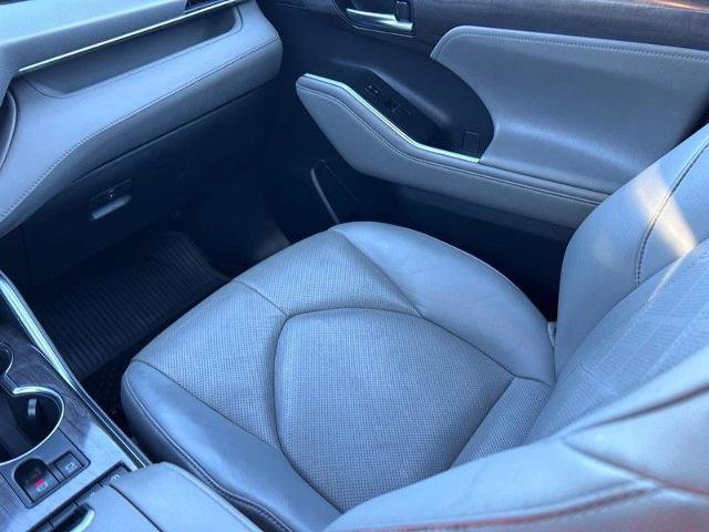 Used 2022 Toyota Highlander Platinum image 21