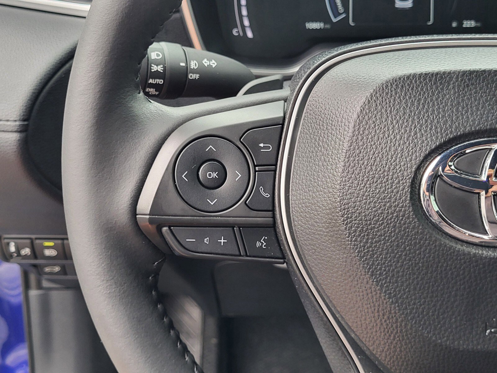 Used 2024 Toyota Corolla Cross AWD Hybrid w/ Convenience Package image 26