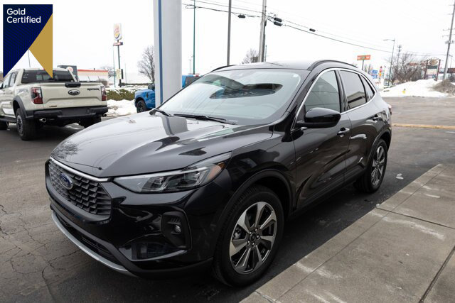 Certified 2025 Ford Escape Platinum image 1