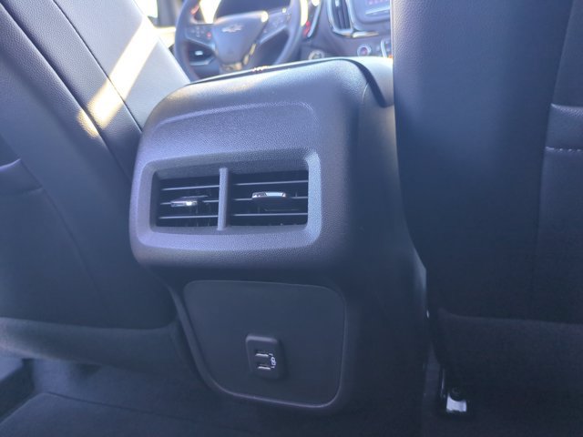 Used 2024 Chevrolet Equinox RS FWD image 29