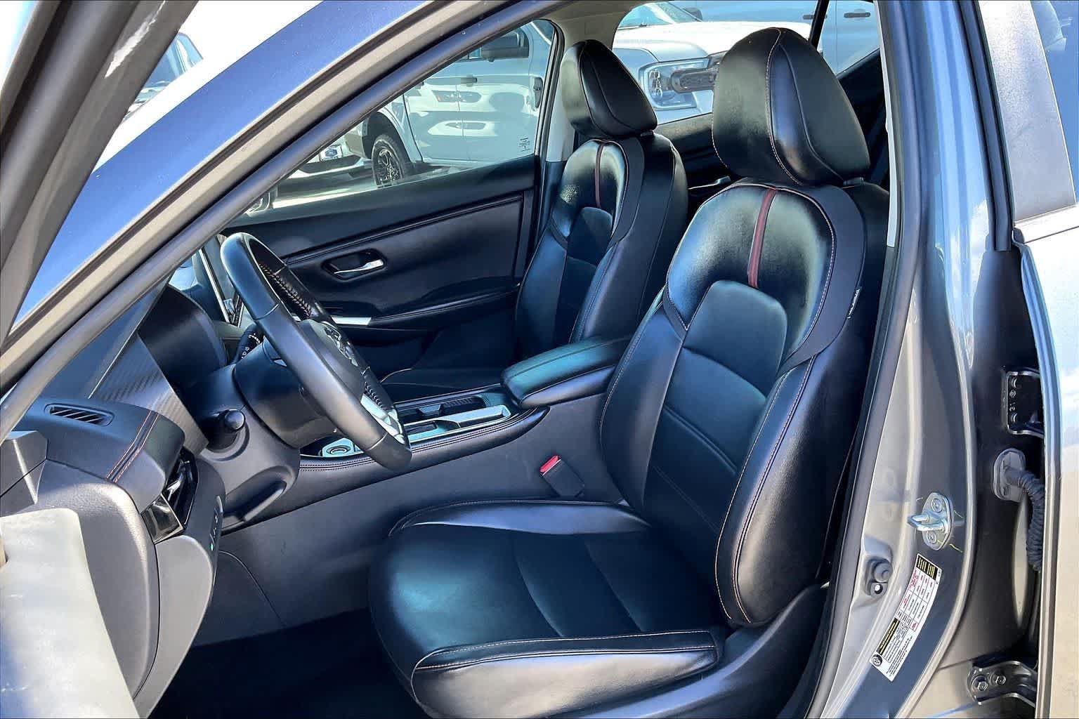 Used 2023 Nissan Sentra SR w/ SR Premium Package FWD image 11