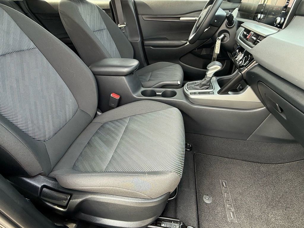 Used 2025 Kia Seltos LX image 10