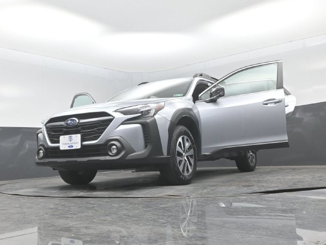 Used 2025 Subaru Outback Premium AWD/4WD image 31