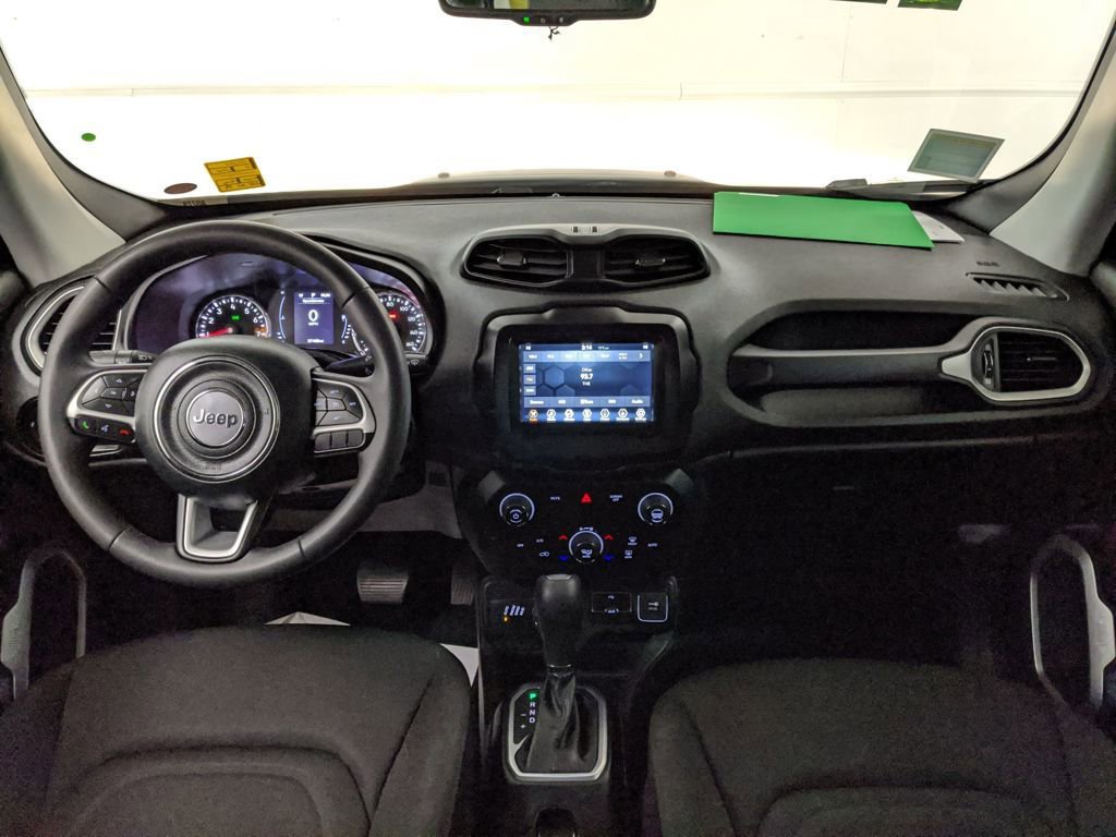 Used 2018 Jeep Renegade Latitude w/ Popular Equipment Group image 7