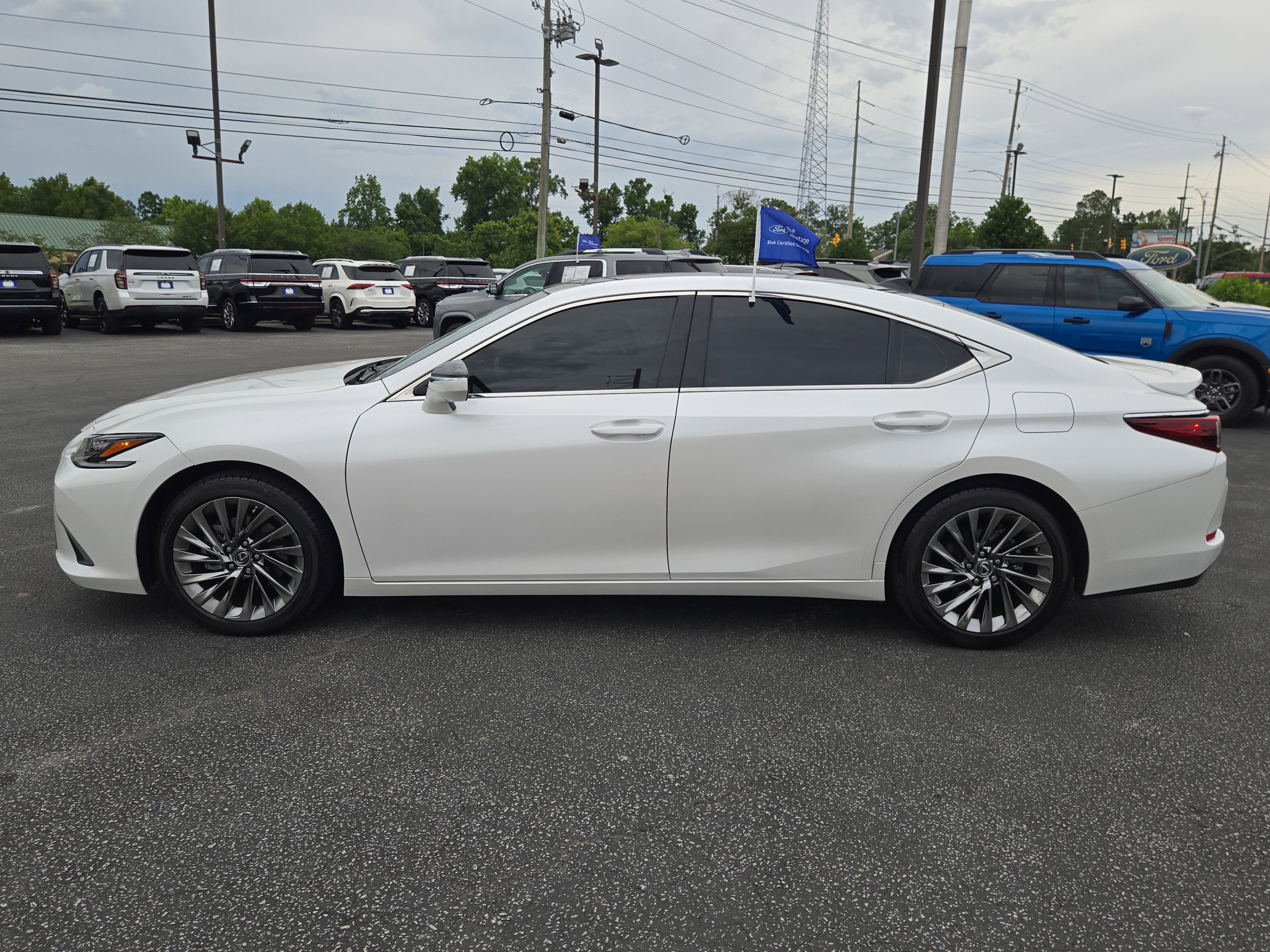 Used 2024 Lexus ES 350 Ultra Luxury w/ Accessory Package (Z2) FWD image 11