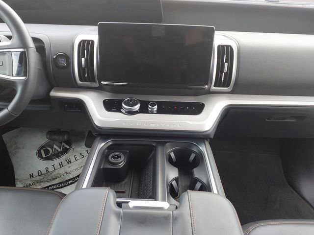 Certified 2025 Ford Expedition Active AWD/4WD image 11