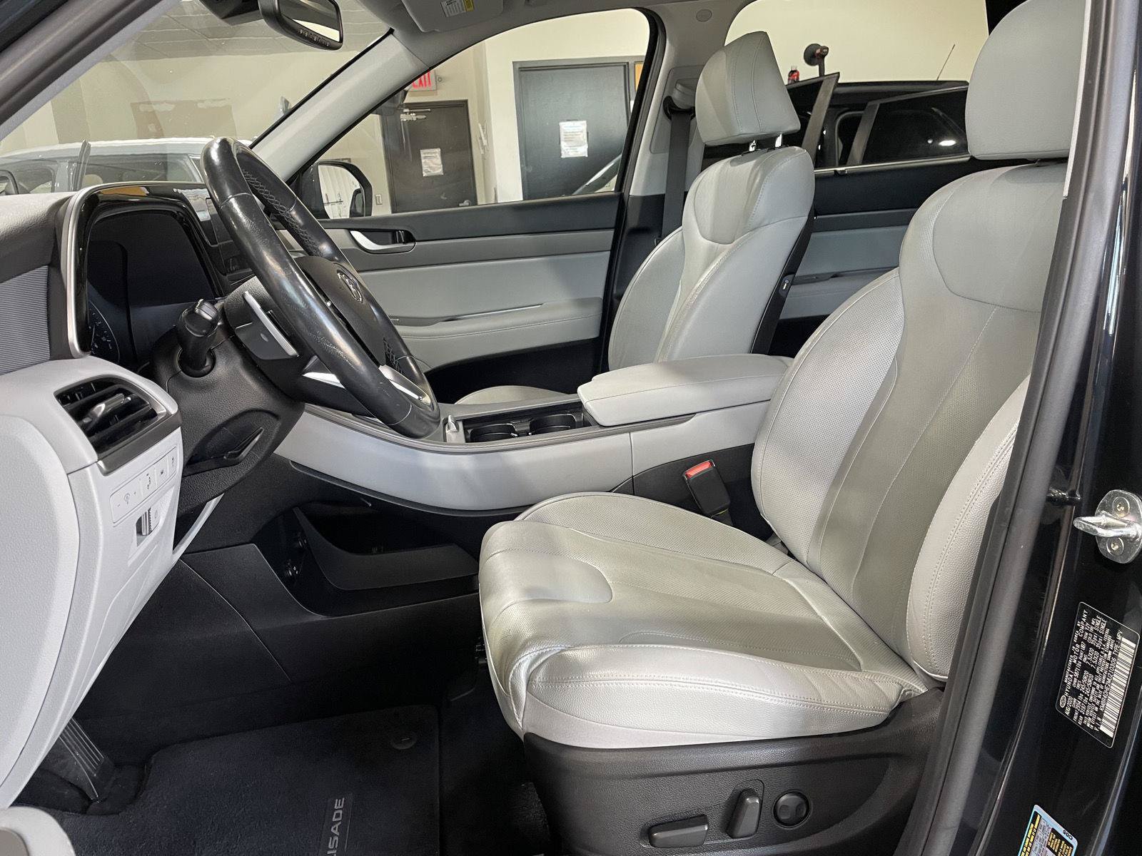 Used 2021 Hyundai Palisade SEL w/ Premium Package AWD/4WD image 17