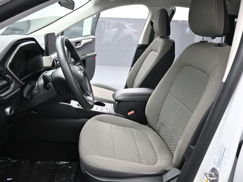 Certified 2022 Ford Escape SE image 37