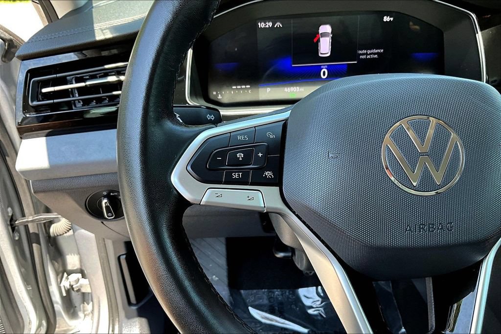 Used 2025 Volkswagen Jetta SE FWD image 12