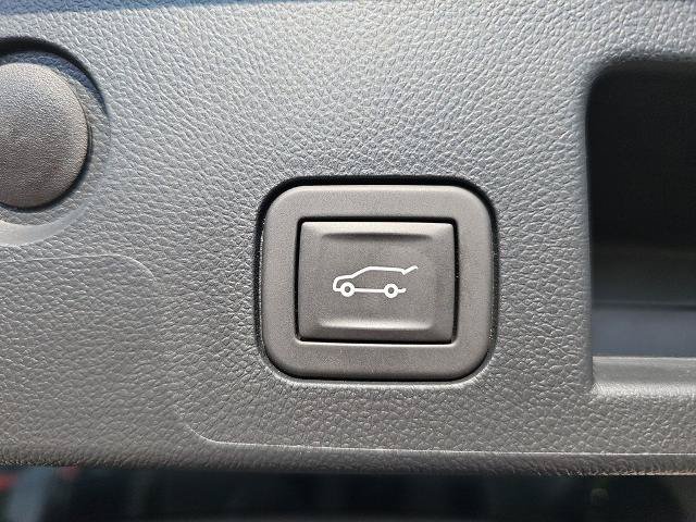 Used 2025 Chevrolet Equinox RS w/ Safety and Technology Package AWD/4WD image 13
