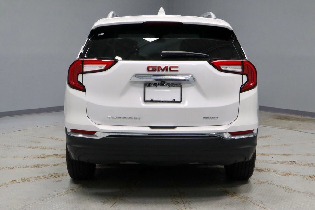 Used 2023 GMC Terrain SLT AWD/4WD image 10