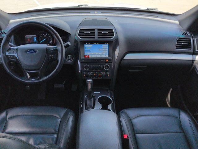 Certified 2017 Ford Explorer XLT w/ Equipment Group 202A FWD image 15
