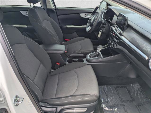 Used 2024 Kia Forte LXS w/ LXS Technology Package FWD image 19