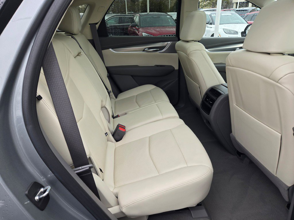 Used 2023 Cadillac XT5 Premium Luxury FWD image 9