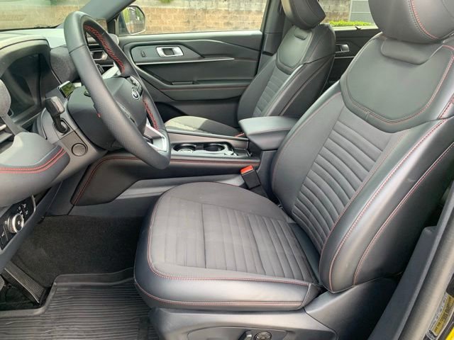 Certified 2025 Ford Explorer ST-Line w/ Premium Package AWD/4WD image 12