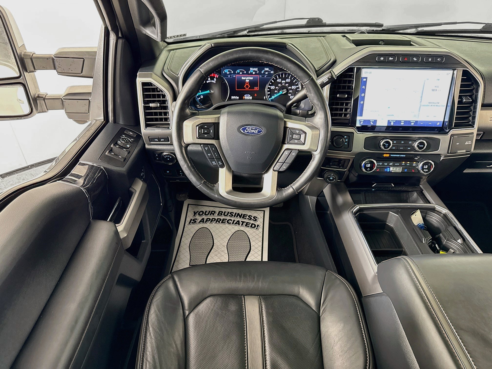 Certified 2022 Ford F350 Platinum w/ Tremor Off-Road Package AWD/4WD image 4