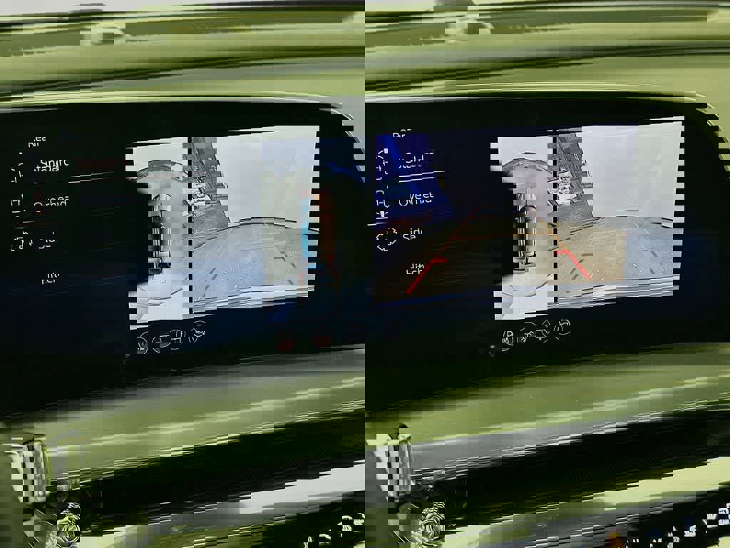 Used 2024 Cadillac Lyriq Luxury w/ LPO, Floor Liner Package image 28