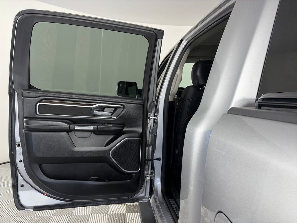 Used 2022 RAM 1500 Laramie AWD/4WD image 12