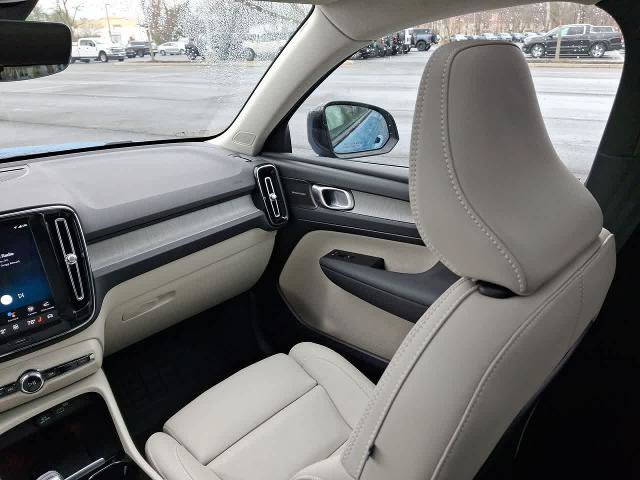 Used 2025 Volvo XC40 B5 Ultra w/ Climate Package AWD/4WD image 11