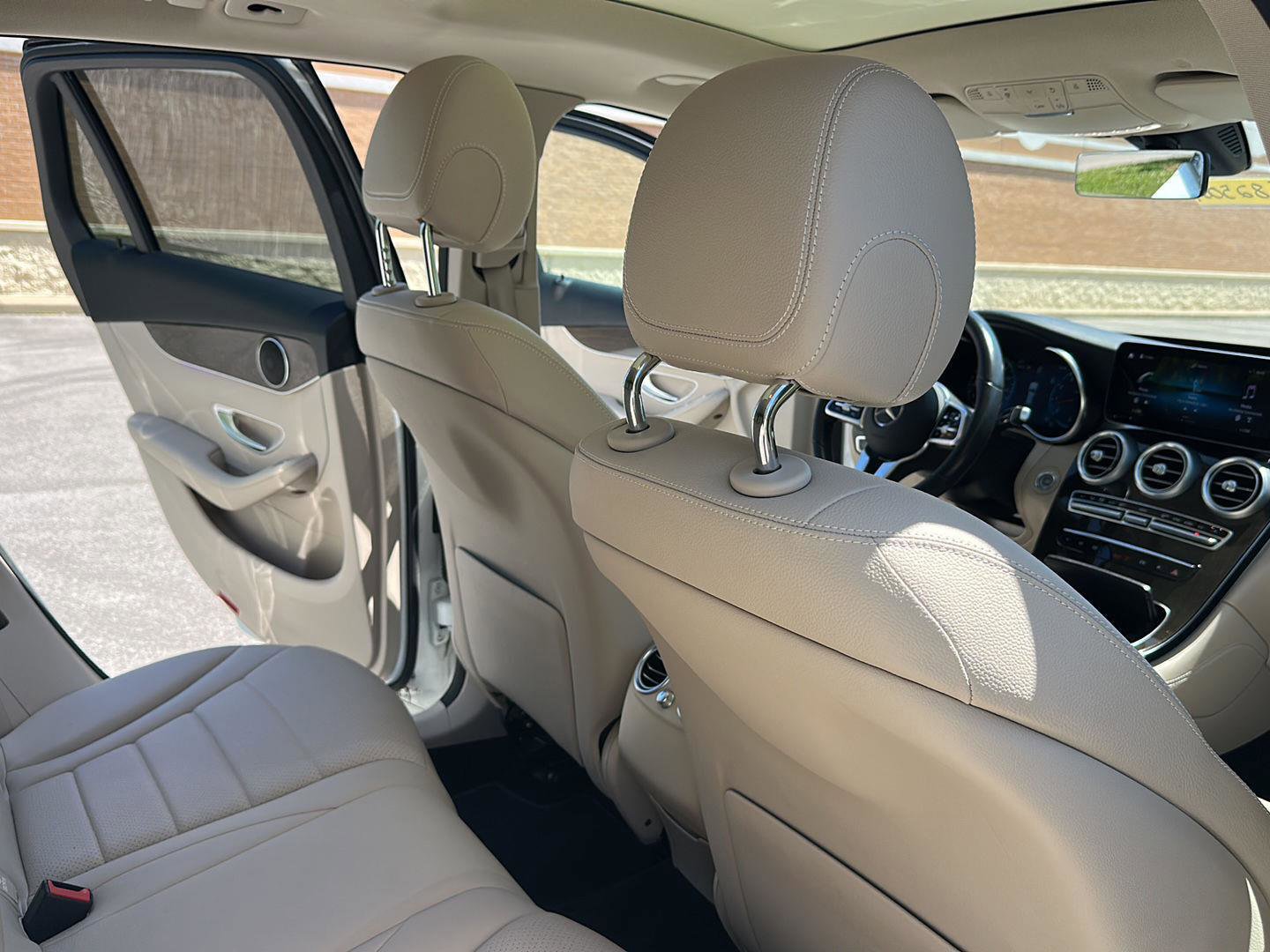 Used 2021 Mercedes-Benz GLC 300 4MATIC image 32