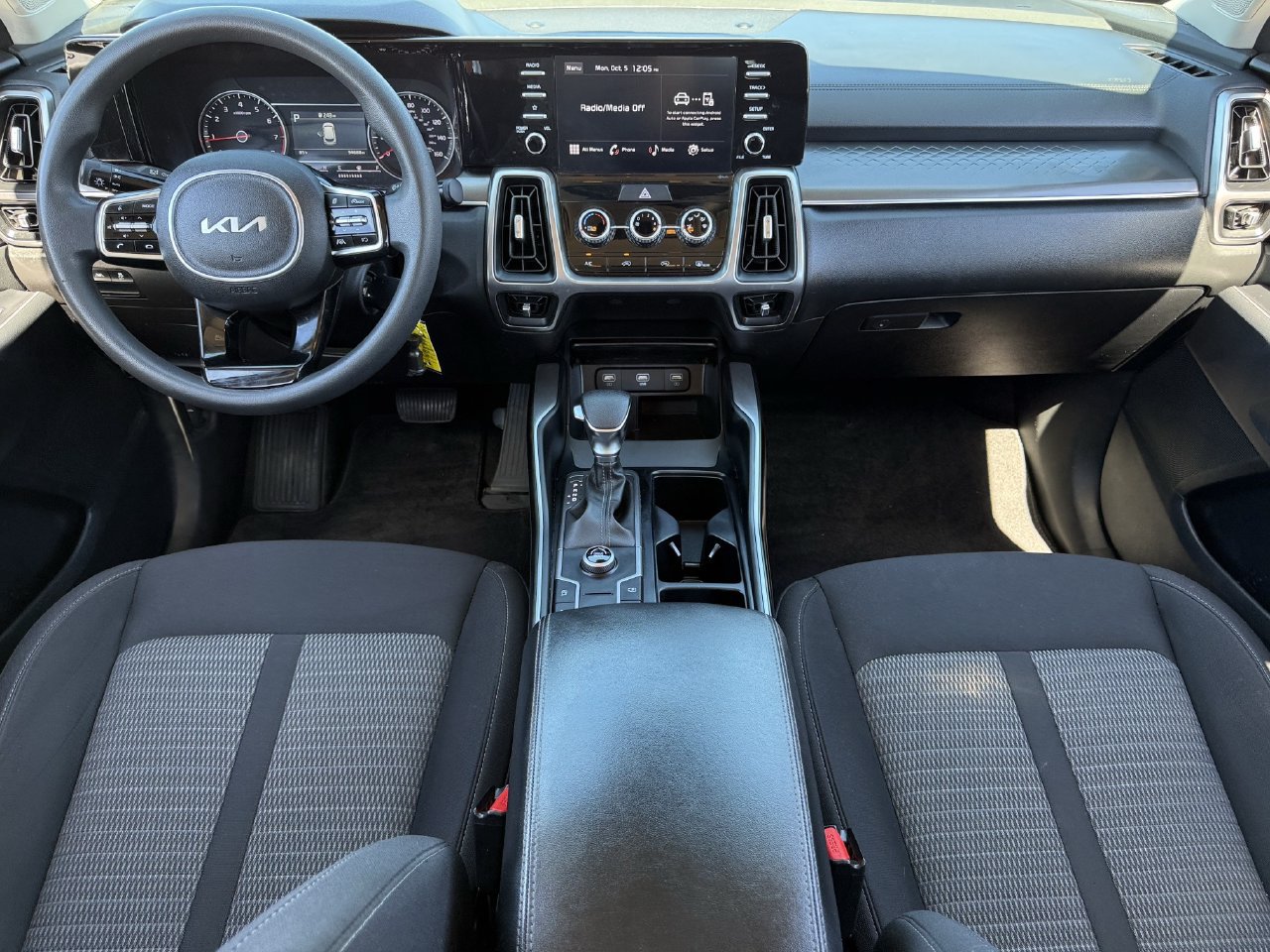 Used 2023 Kia Sorento LX FWD image 10