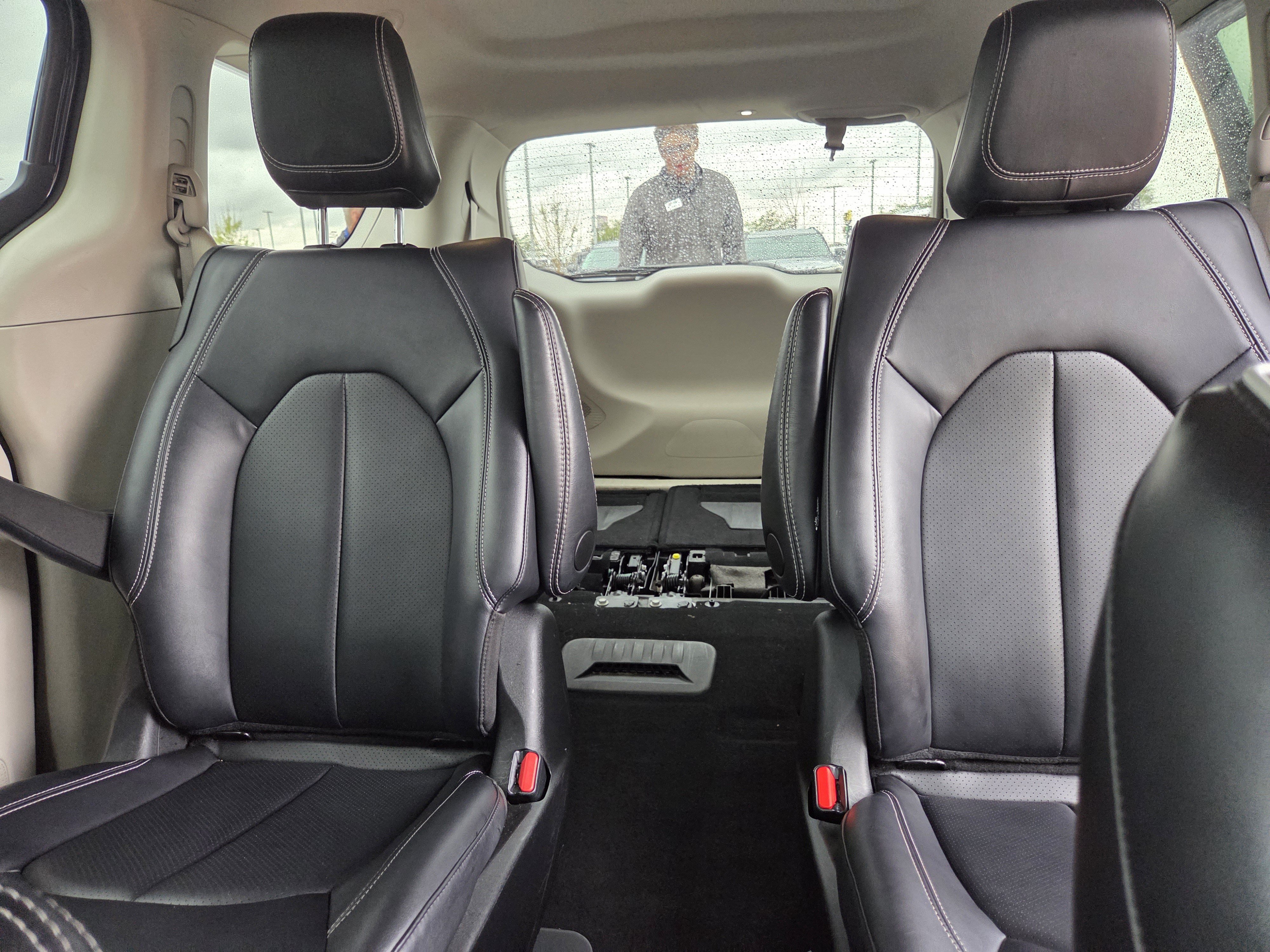 Used 2023 Chrysler Pacifica Limited FWD image 20
