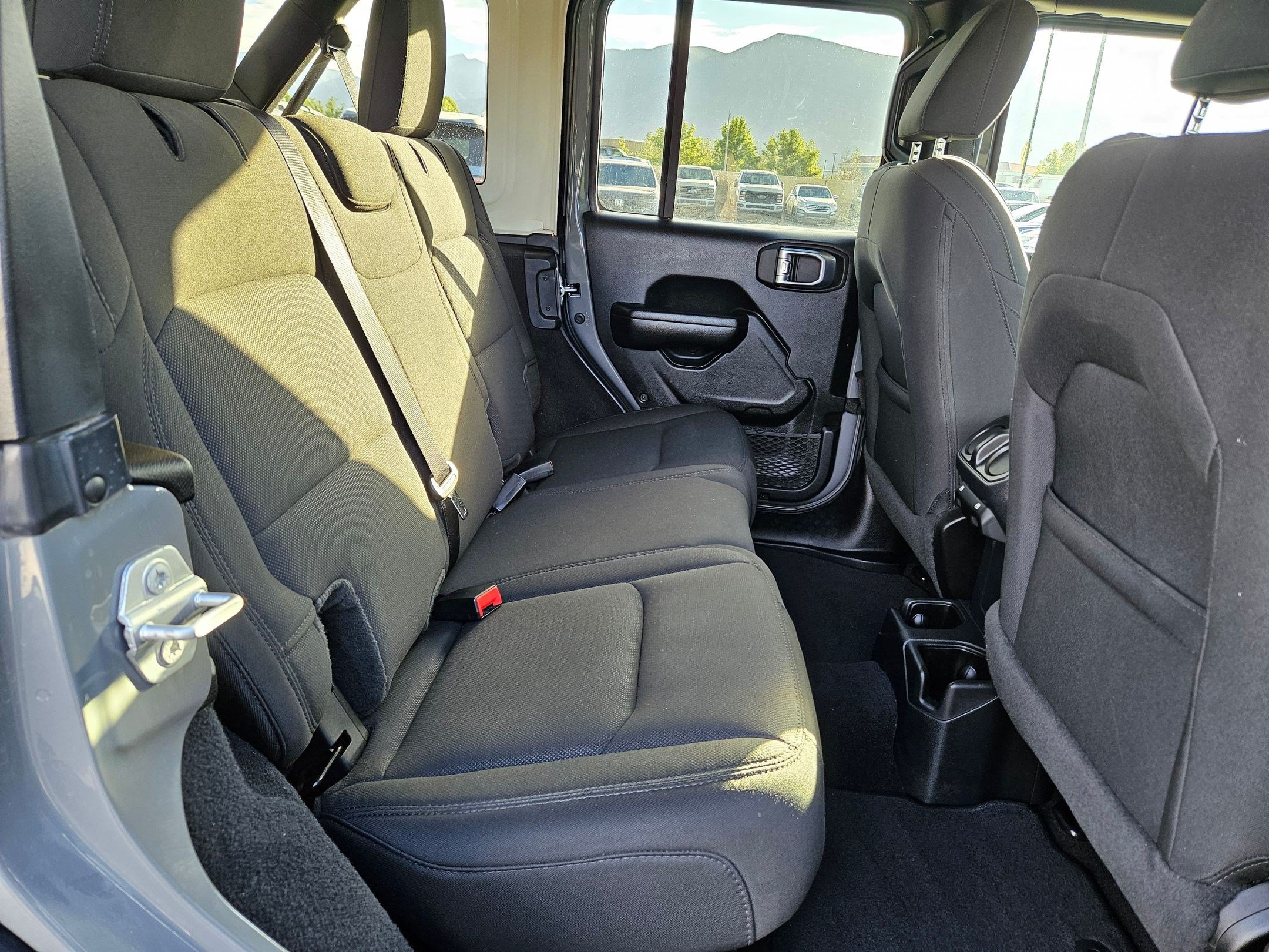 Used 2021 Jeep Wrangler Unlimited Sport AWD/4WD image 32