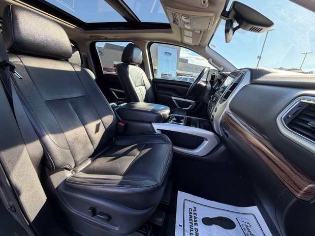Used 2020 Nissan Titan SL w/ Moonroof Package RWD image 22