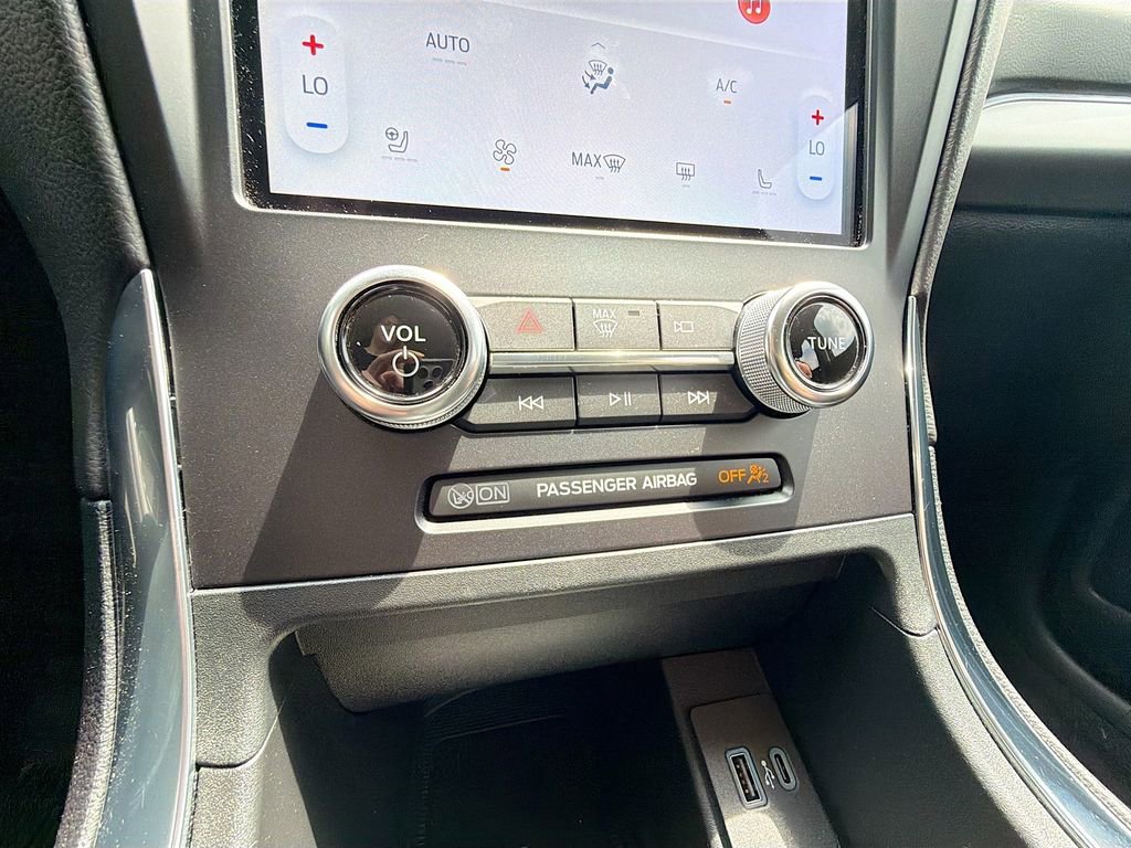 Certified 2024 Ford Edge Titanium AWD/4WD image 36