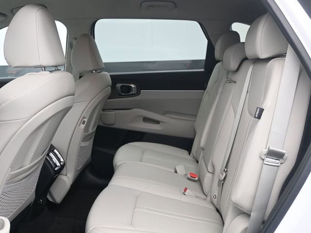 Used 2025 Kia Sorento S AWD/4WD image 5
