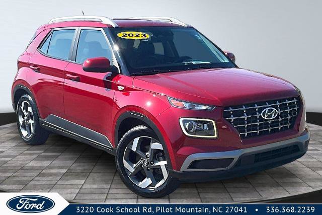 Used 2023 Hyundai Venue Limited FWD image 1
