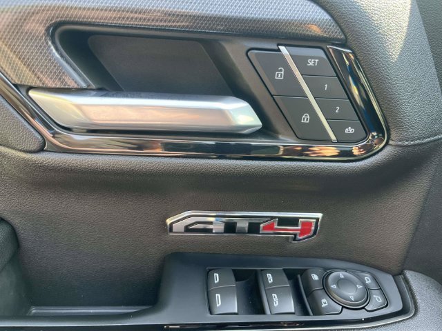 Used 2023 GMC Sierra 1500 AT4 w/ AT4 Premium Package AWD/4WD image 17