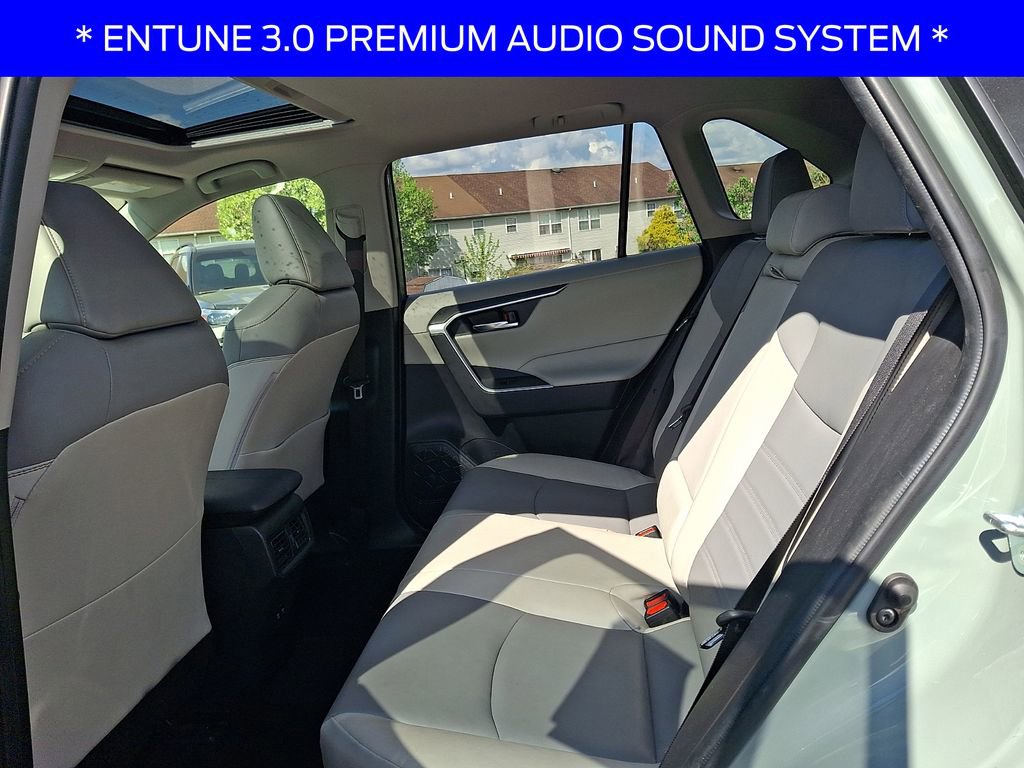 Used 2019 Toyota RAV4 XLE Premium AWD/4WD image 10