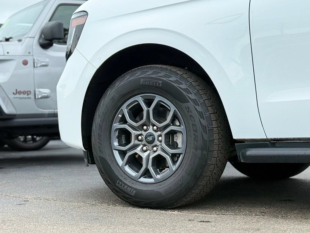 Certified 2025 Ford Expedition Active AWD/4WD image 44