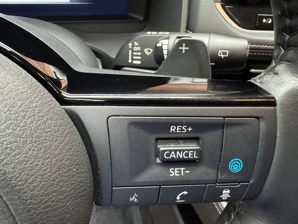 Used 2022 Nissan Rogue Platinum w/ Head-Up Display Package AWD/4WD image 16