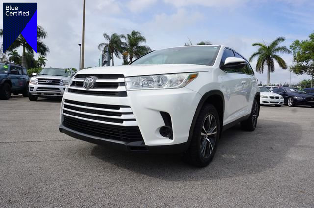 Used 2019 Toyota Highlander LE AWD/4WD image 1
