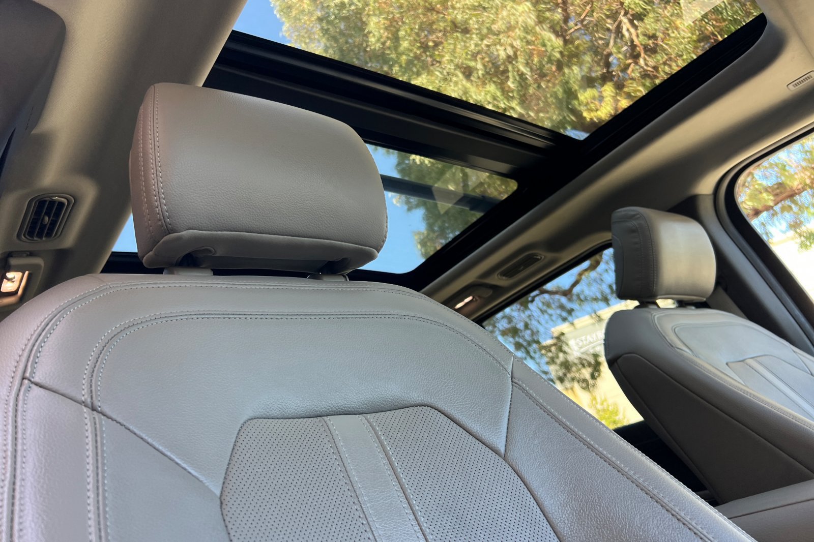Certified 2019 Ford Expedition Limited w/ Equipment Group 302A AWD/4WD image 21