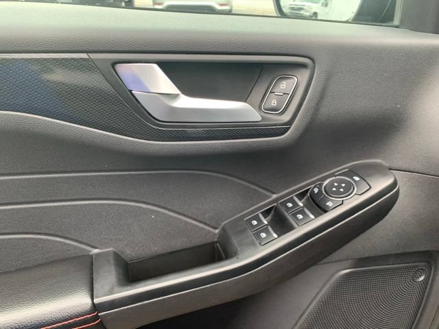 Certified 2025 Ford Escape ST-Line Select AWD/4WD image 22