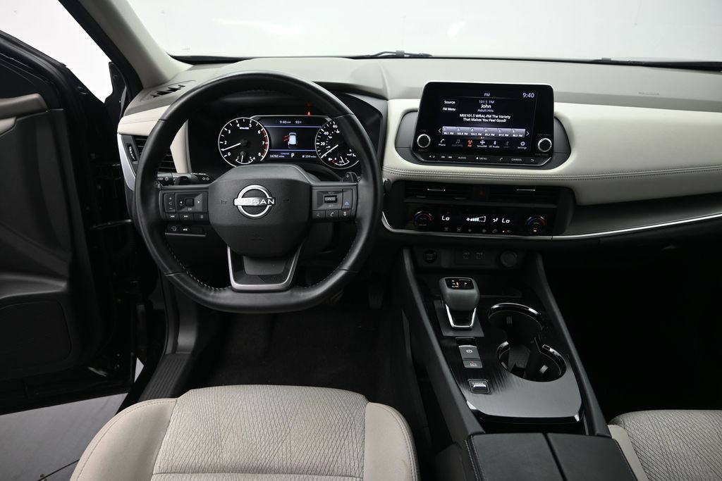 Used 2025 Nissan Rogue SV FWD image 21