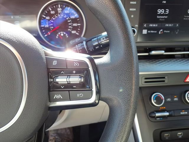 Used 2022 Kia Carnival LX image 26