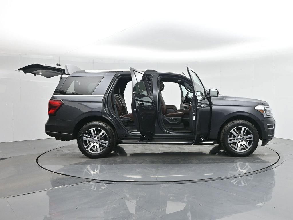 Certified 2022 Ford Expedition Limited image 5