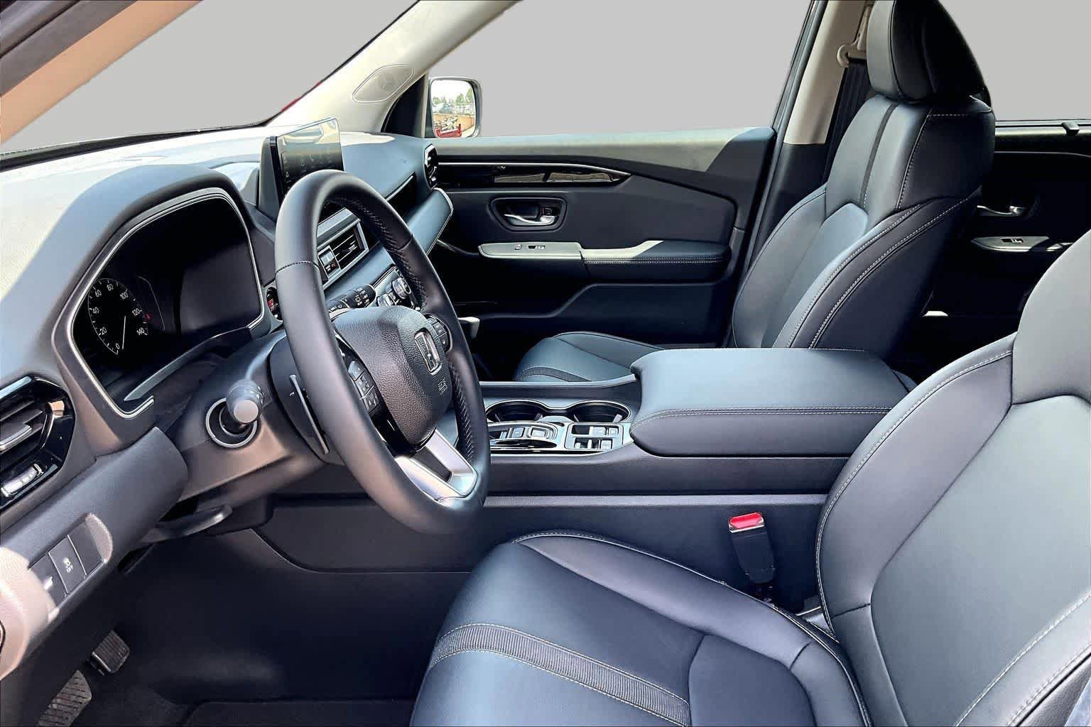 Used 2025 Honda Pilot EX-L image 8