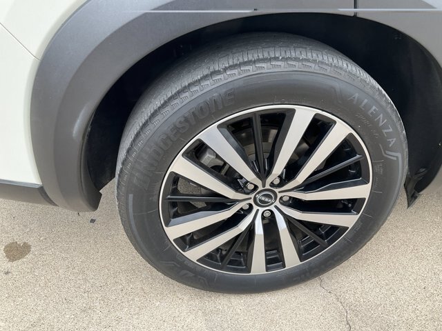 Used 2023 Nissan Pathfinder Platinum w/ Cargo Package AWD/4WD image 19